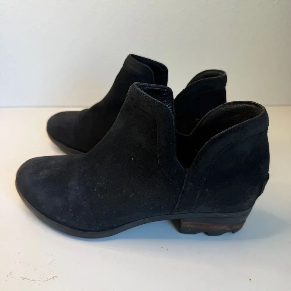 Sorel Lola Cut Our‎ Black Suede Boots Booties size 8